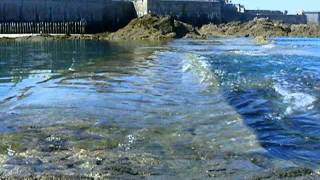 Grande Marée SaintMalo  Marée Descendante au Fort National [upl. by Aynek36]