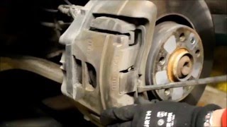 Jak wymienić przednie klocki hamulcowe Audi A6 C6  How to replace brake pads Audi A6 C6 ENG SUBS [upl. by Annert]