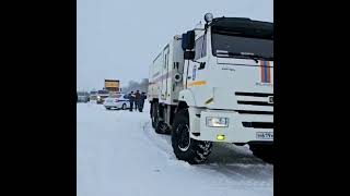 Blizzard and zero visibility rescuers help drivers on the roads snowstorm snowyroads [upl. by Yerroc463]