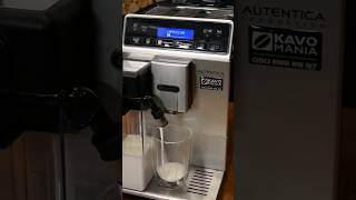 Кавомашина Delonghi Autentica Cappuccino [upl. by Ruzich]