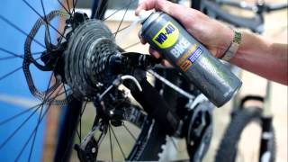 Comment dégraisser la chaîne de VTT avec le Dégraissant WD40 BIKE [upl. by Eilrebmik]