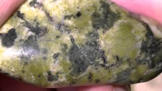 Nephrite Jade Nefrita Ca2 MgFe5OHFSi4O112 [upl. by Annoeik]