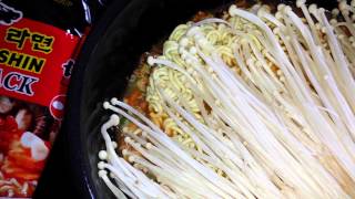 Enoki Mushroom Ramyun ramen [upl. by Nicolle]