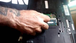 How to Change the DDR Ram in a T410 Thinkpad [upl. by Ellita184]