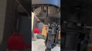 Suzuki 25hp df25 outboard 2007 model cooling water leaking [upl. by Niwdog]