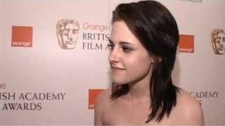 Kristen Stewart wins the Orange BAFTA Rising Star award for Twilight  Empire Magazine [upl. by Honeywell]