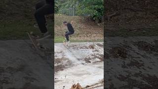 Kickflip sketchy spot bayamon puertorico skate skateboard skateboarding trucosdeskate spot [upl. by Mary382]