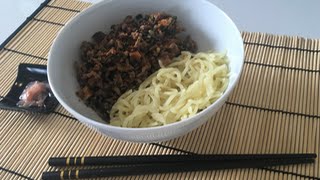 Makaron ramen z wołowiną w azjatyckim sosie [upl. by Eohce]