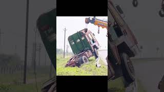 Truck accident😨 janu yt 009 subscribe short viral song newsong [upl. by Aloel]