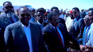 Madaxweynihii hore ee Soomaaliya Farmaajo ayaa maanta gaaray Garowe [upl. by Lennod195]