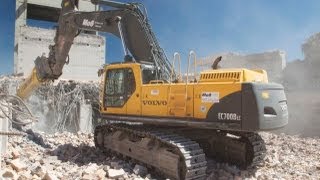 Volvo EC 700 B mit OilQuick und Atlas Copco HB7000 HD [upl. by Nesyrb]