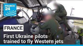 First Ukraine pilots trained to fly Western jets in France • FRANCE 24 English [upl. by Mich926]