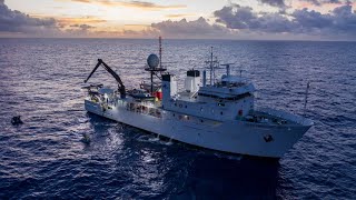 Victor Vescovo went down 35853 ft to Set a New Record for Deepest Submarine Dive amp Spotted Dump [upl. by Matteo]