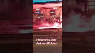 SALERNITANA GENOAARRIVO ULTRAS GENOA ALLA STAZIONE DI SALERNO [upl. by Eessej]