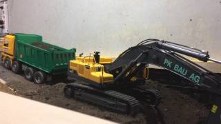 RC Bagger Volvo EC 480DL PK Bau AG [upl. by Reilamag]