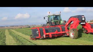 KUHN  MERGE MAXX 950  Rakes In action [upl. by Wassyngton]