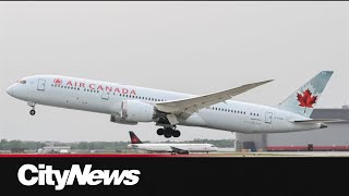 Business Report Canadian airlines given failing grades from customers [upl. by Hoo14]