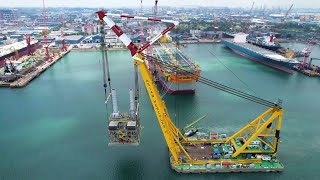 Prosperity FPSO topsides lifting [upl. by Renaldo]