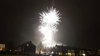 Vuurwerkverbod 20  Vuurwerk Maluku Leerdam 01012022 [upl. by Kyne]