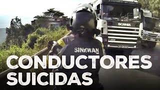 Conductores KAMIKAZES en DIRECCIÓN CONTRARIA  El MUNDO en MOTO con Charly Sinewan [upl. by Seerdi]