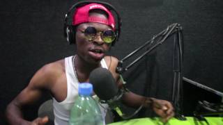 Mc TAKUS ft Maitre Gims je te pardonne sur KALAK FM  ils sont prêts pour le concert au Cameroun [upl. by Read21]