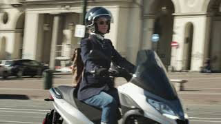 Piaggio MP3  300 hpe [upl. by Shiller]