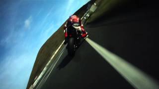 William Dunlop chases Ian Hutchinson  TT 2014  Practice  HD [upl. by Sorenson]