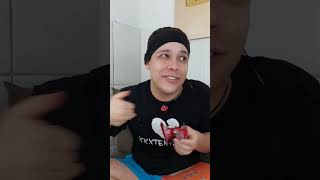 Como comer KitKat  PARTE 5 humor comedia [upl. by Chaves]