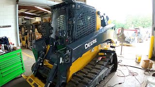 FOREST MONSTER DEERE 333G WITH FULL FORESTRY PACKAGE [upl. by Drusie]