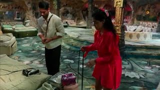 EISHA SINGH NE DIGVIJAY KO APNA HAIR DRYER USE KARNE SE KIYA INKARBIGBOSS18LIVEUPDATES [upl. by Wyatt188]