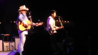 Dwight Yoakam Silver Wings Merle Haggard Tribute April 8 2016 [upl. by Nohsar]