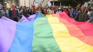 Marche des Fiertés  une première à Limoges plus de 2000 personnes dans les rues [upl. by Noleta]