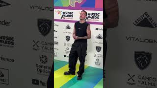 Rels B posa en la alfombra roja de Los 40 Music Awards [upl. by Markman949]