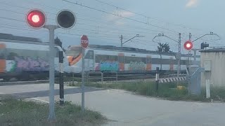 Paso a nivel en Llinars del Vallès E  Railroad crossing [upl. by Adnahsam131]