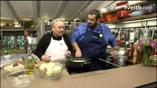 David De Jorge y Charo Zapiain preparan una tortilla de bacalao [upl. by Hittel698]