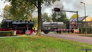 Spoorwegovergang Haaksbergen  Dutch railroad crossing [upl. by Fatma577]