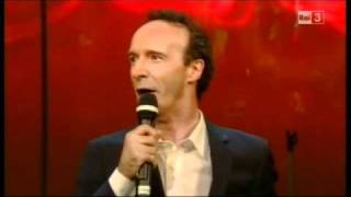 Roberto Benigni canta le proprietà di Berlusconi Vieni via con me 08112010 [upl. by Wemolohtrab]