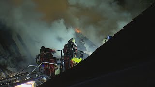 Thalwil ZH Mehrfamilienhaus gerät in Brand [upl. by Neemsaj]