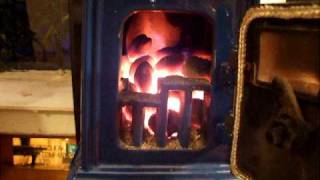 Pipsqueak stove burning anthracite Fitted into the old cricket pavilion Ogwell Devon [upl. by Nodal3]