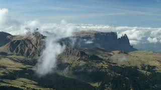 Zeitraffer Seiser Alm mit Rosengarten und OrtlerGruppe Dolomiten Südtirol [upl. by Ailemaj]