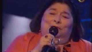 Mercedes Sosa y Fito Páez  Yo Vengo A Ofrecer Mi Corazón [upl. by Bergess]