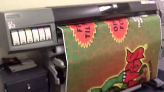 HP Designjet 5500ps 60quot Printer Demo 5 x 12 Gatorbites banner [upl. by Yahsat]