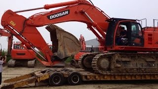 Doosan DX700 Excavadora  Excavator [upl. by Yvan582]