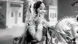 Rajathi Kathirunthal  Thaayin Madiyil Tamil Song  MGR Saroja Devi [upl. by Ambros]