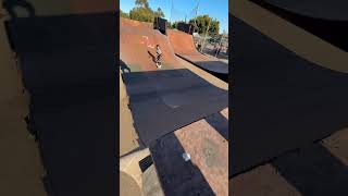 10 year old skater girl kick flip Indy at skater cross in Clairemont skaterpark mazelparis [upl. by Irahk438]