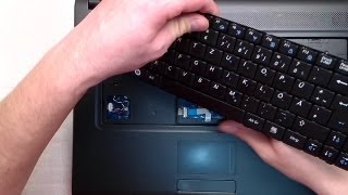 Samsung Laptop Change keyboard Replace Tastatur R  Series [upl. by Afra]