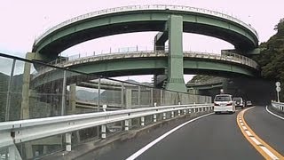 珍しい道路。大迫力のダブルループ橋 Double Loop bridgeJapan静岡県伊豆半島。河津七滝ループ橋。国道414号の二重ループ橋 [upl. by Athallia]