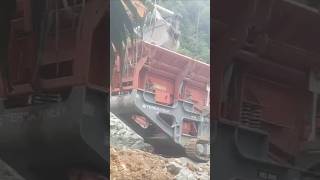 Sany SY215 Vs Mobile Crusher sanyexcavator mobilecrusher terex stonecrusher [upl. by Stubstad688]