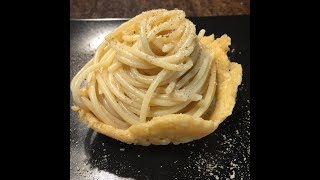 SPAGHETTI CACIO E PEPE RICETTA COME FARE GLI SPAGHETTI CACIO E PEPE con videoricetteinsieme [upl. by Idoux]