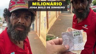 Milionário joga bolo de dinheiro para testar a honestidade de um homem [upl. by Asirrac]